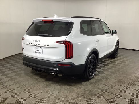 Used 2022 Kia Telluride EX w/ EX Premium Package image 2