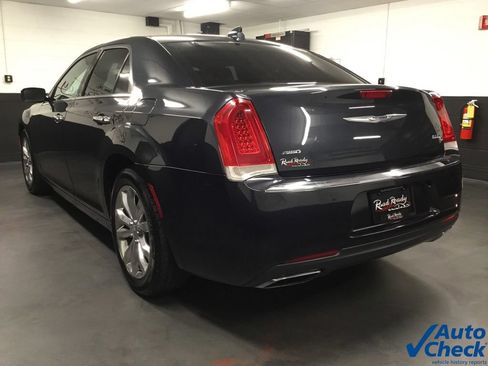 Used 2017 Chrysler 300 C AWD/4WD image 8