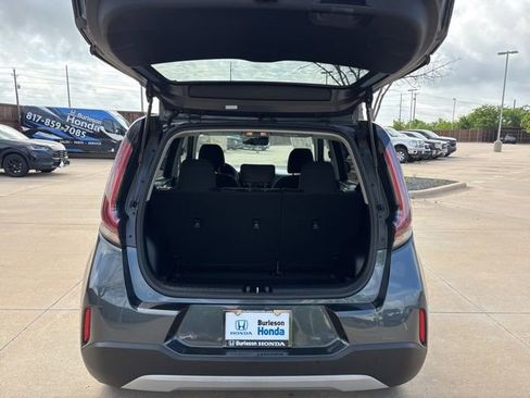Used 2025 Kia Soul LX w/ LX Technology Package FWD image 15