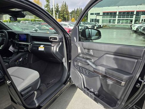 Certified 2025 Toyota 4Runner SR5 image 10