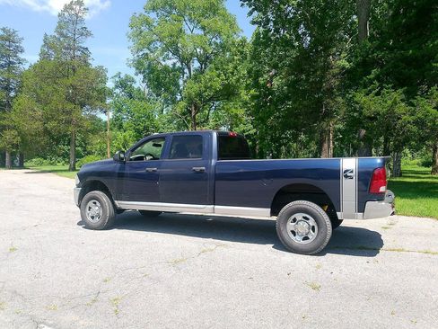 Used 2012 RAM 2500 ST w/ Chrome Appearance Group AWD/4WD image 3