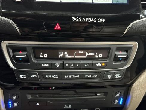 Used 2019 Honda Pilot Touring image 23