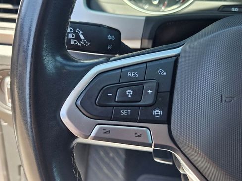 Used 2021 Volkswagen Atlas SE w/ Panoramic Sunroof Package image 17