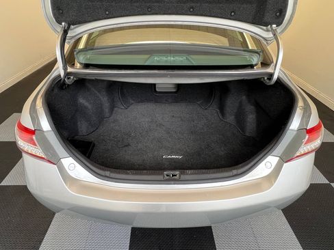 Used 2011 Toyota Camry XLE image 27