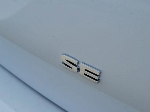 New 2026 Mitsubishi Outlander SE image 6