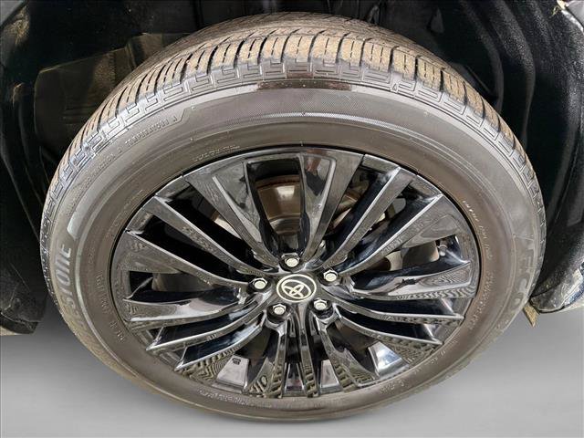 Used 2024 Toyota Venza Nightshade AWD/4WD image 13