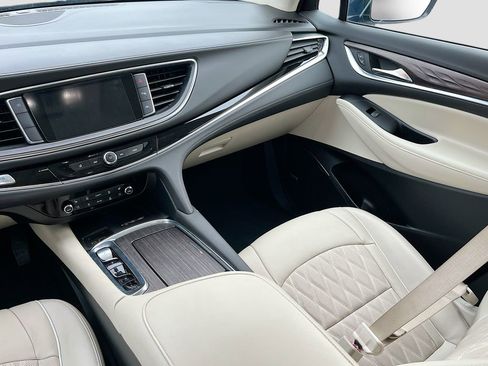 Used 2024 Buick Enclave Avenir FWD image 25