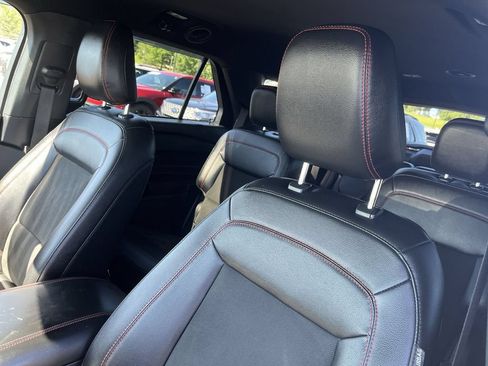 Used 2022 Ford Explorer ST-Line AWD/4WD image 11