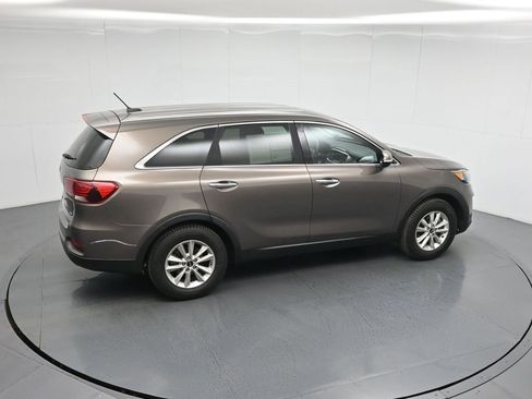 Used 2019 Kia Sorento LX image 43