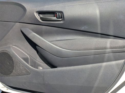 Used 2025 Toyota Corolla LE image 31