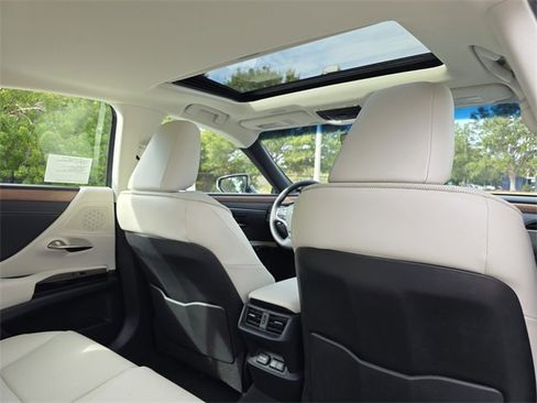 New 2025 Lexus ES 350 w/ Premium Package image 12