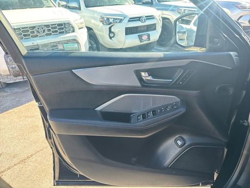 Used 2022 Acura MDX A-Spec image 32