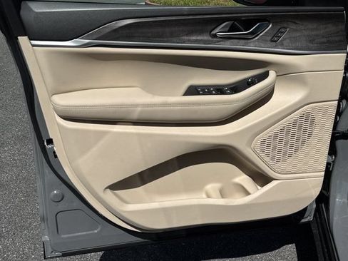 New 2027 Jeep Grand Cherokee Limited AWD/4WD image 10