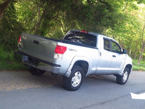 Used 2010 Toyota Tundra 4x4 Double Cab image 22