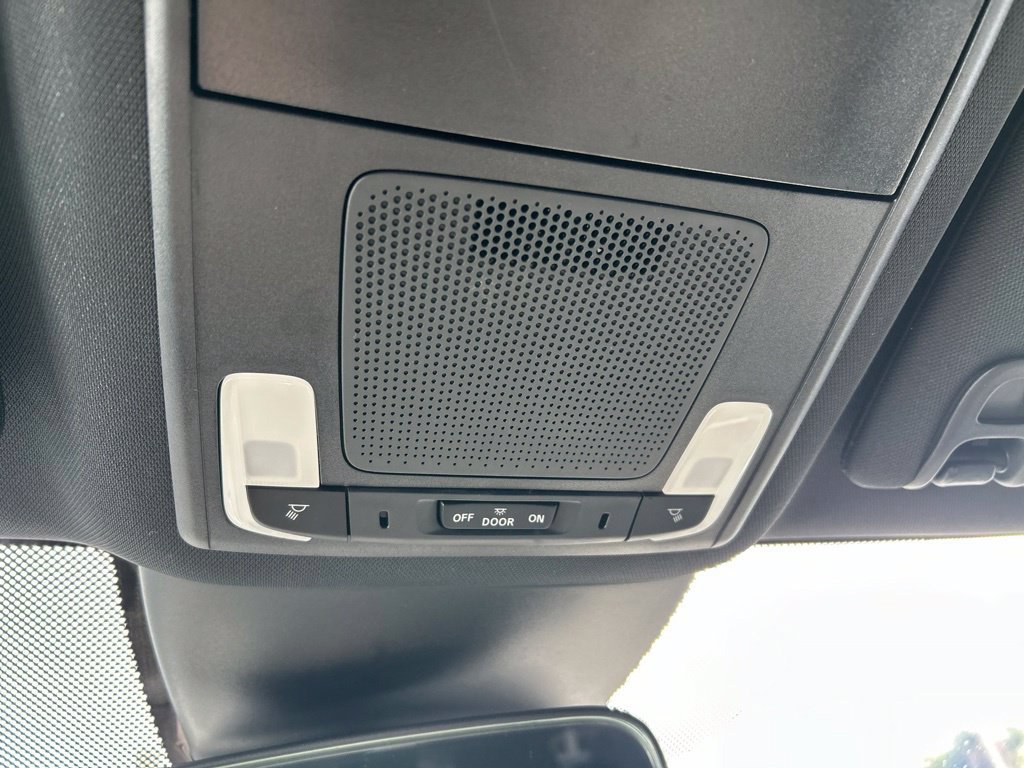Used 2025 Honda Pilot Sport image 38
