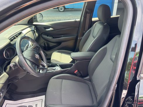 Used 2022 Buick Encore GX Select w/ Sport Touring Package FWD image 12