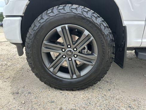 Used 2021 Ford F150 Lariat w/ Equipment Group 502A High AWD/4WD image 15