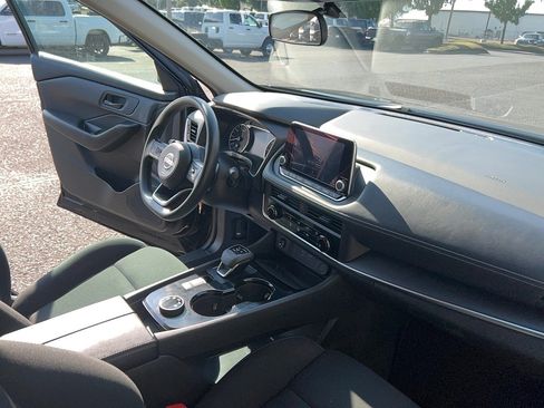Used 2024 Nissan Rogue S AWD/4WD image 25