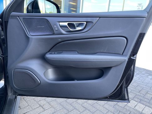 Used 2022 Volvo V60 T5 Cross Country w/ Advanced Package image 38