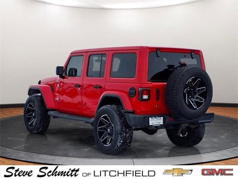 Used 2018 Jeep Wrangler Unlimited Sahara image 2