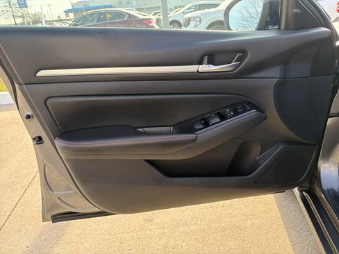 Used 2024 Nissan Altima 2.5 SR image 12