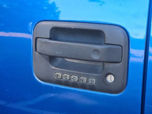 Used 2013 Ford F150 XLT w/ Mid Equipment Group AWD/4WD image 25