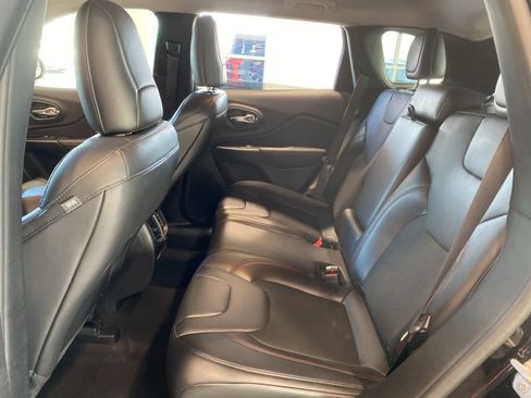 Used 2020 Jeep Cherokee Trailhawk w/ Comfort & Convenience Group image 25