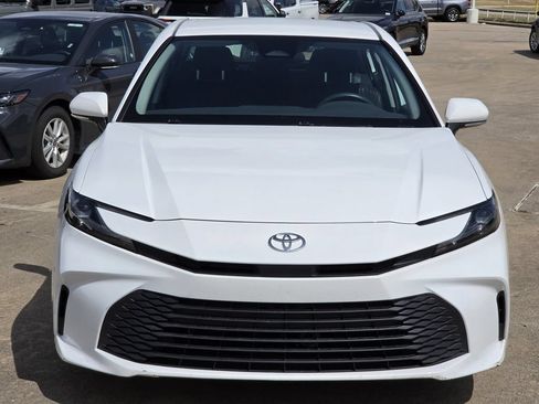 Used 2025 Toyota Camry LE FWD image 3
