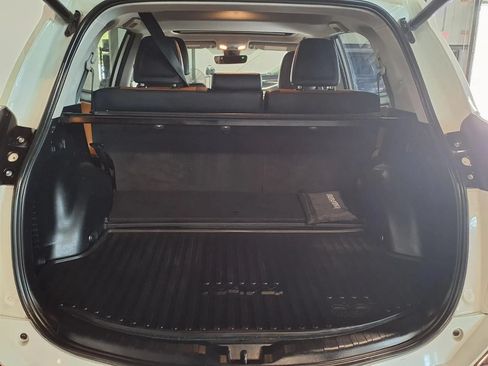 Used 2018 Toyota RAV4 Limited AWD/4WD image 7