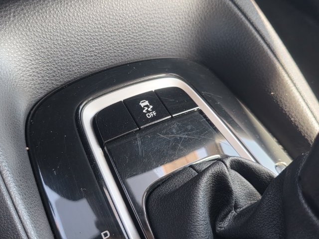 Used 2025 Toyota Corolla LE FWD image 21