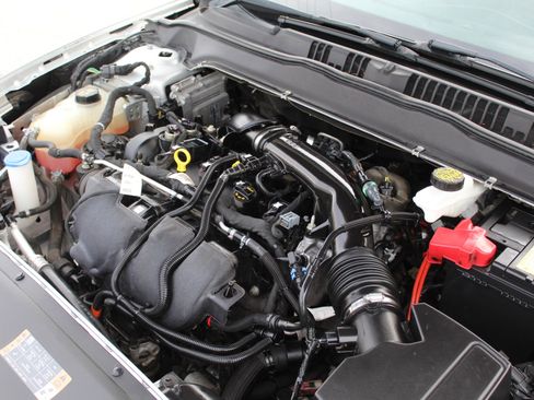 Used 2019 Ford Fusion SE image 50