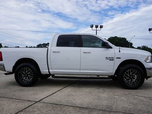 Used 2019 RAM 1500 Classic SLT AWD/4WD image 3