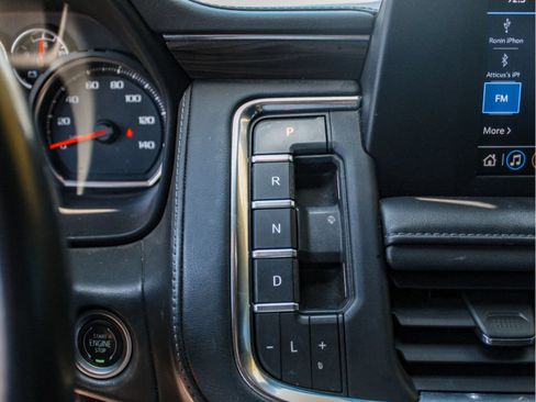 Used 2022 Chevrolet Suburban LS RWD image 19