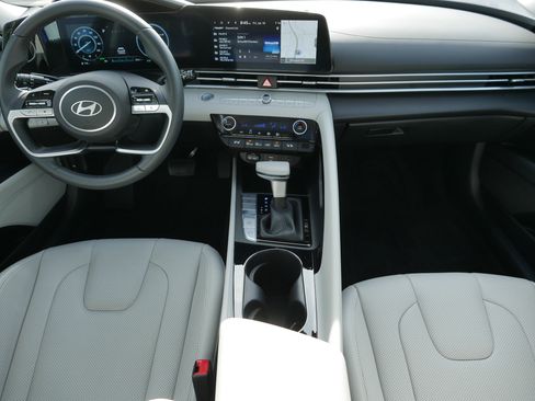 Certified 2026 Hyundai Elantra Limited FWD image 10