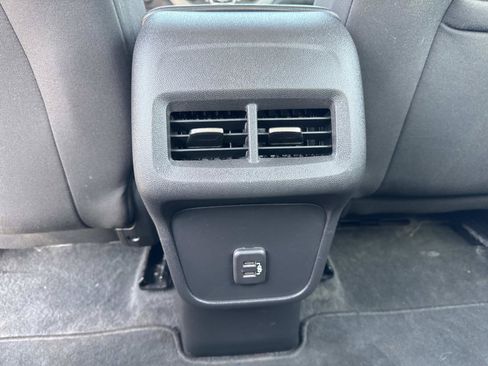 Used 2024 Chevrolet Equinox LS FWD image 29