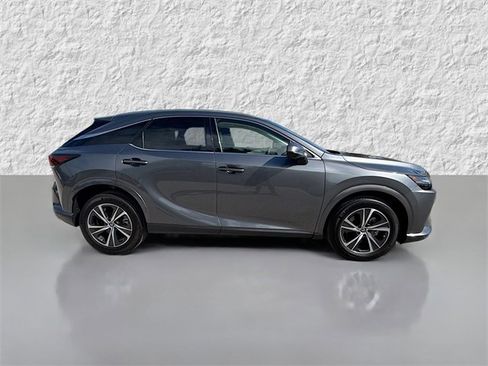 Used 2023 Lexus RX 350 Premium image 2