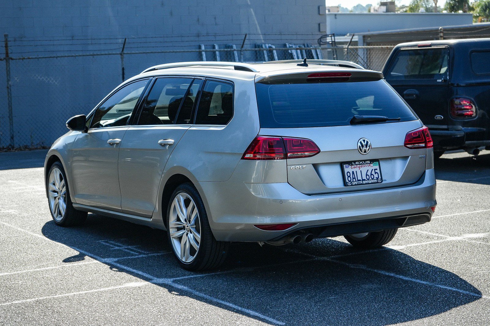 Used 2015 Volkswagen Golf TDI SEL w/ Lighting Package (SEL) FWD image 4