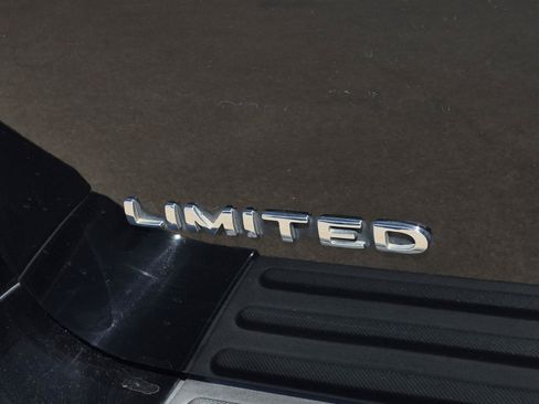 Used 2017 Ford Expedition Limited w/ Equipment Group 301A RWD image 11