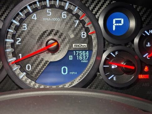 Used 2020 Nissan GT-R Premium image 27