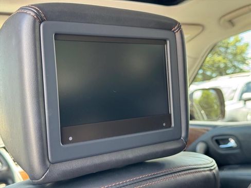 Used 2019 Nissan Armada Platinum w/ Captain's Chairs Package RWD image 13