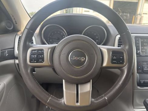 Used 2013 Jeep Grand Cherokee Laredo AWD/4WD image 13