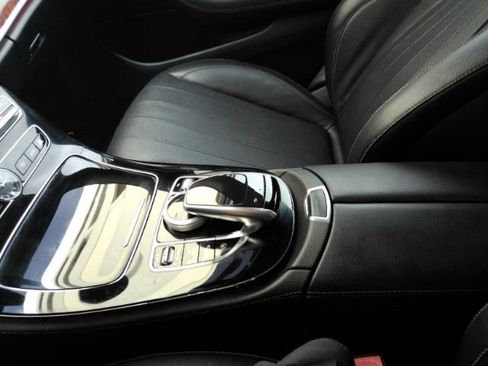 Used 2017 Mercedes-Benz E 300 4MATIC image 44