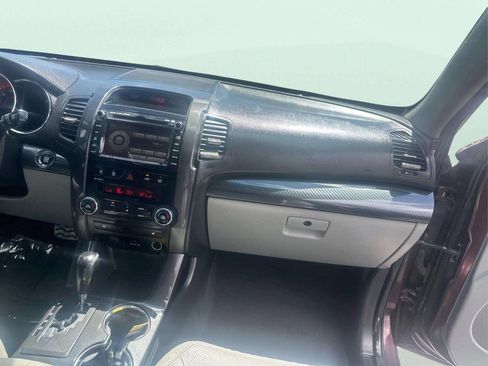 Used 2011 Kia Sorento SX FWD image 10