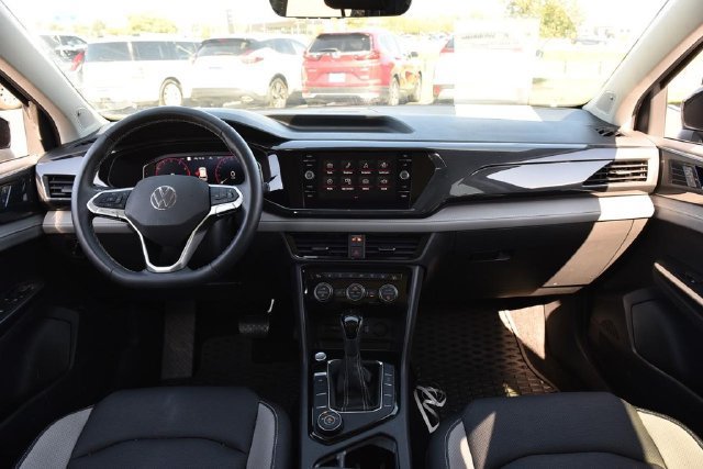 Used 2024 Volkswagen Taos SEL AWD/4WD image 7