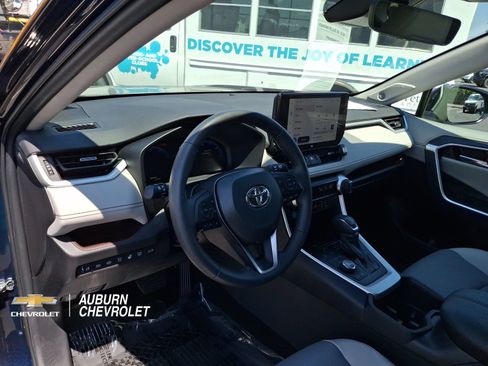 Used 2025 Toyota RAV4 Limited w/ Advanced Technology Package AWD/4WD image 14