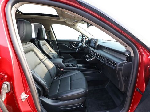Used 2025 Lincoln Corsair AWD w/ Equipment Group 101A image 22