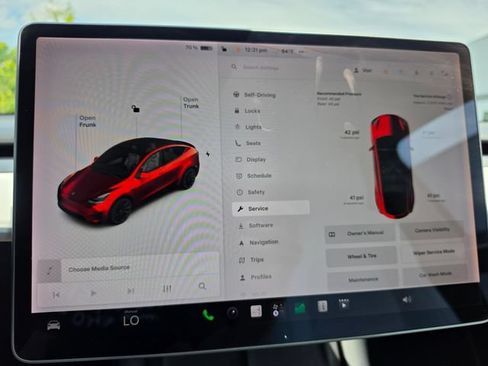 Used 2022 Tesla Model Y Long Range AWD/4WD image 56
