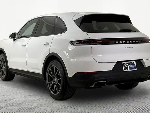 Used 2024 Porsche Cayenne AWD/4WD image 4