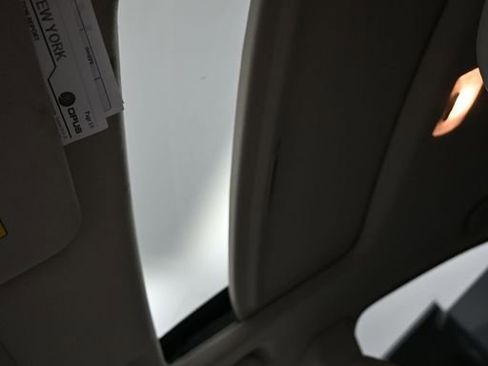 Certified 2019 Honda HR-V Touring image 18