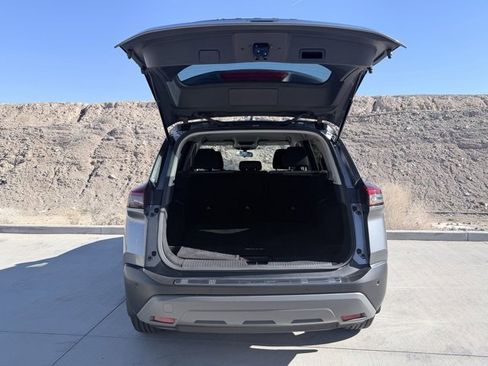 Used 2023 Nissan Rogue SV image 31